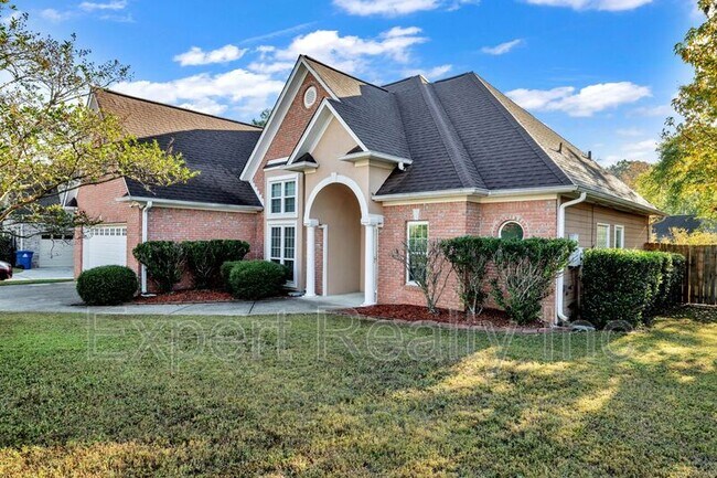 Building Photo - 8235 Wynwood Dr