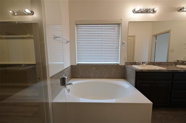 Building Photo - 2908 Bahar Dr