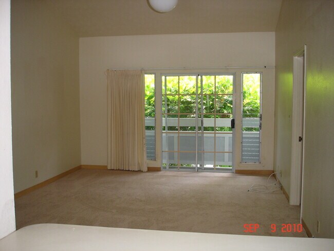 Building Photo - $3,000 / 2-BR / 2-BATH Townhouse with 1 pa...