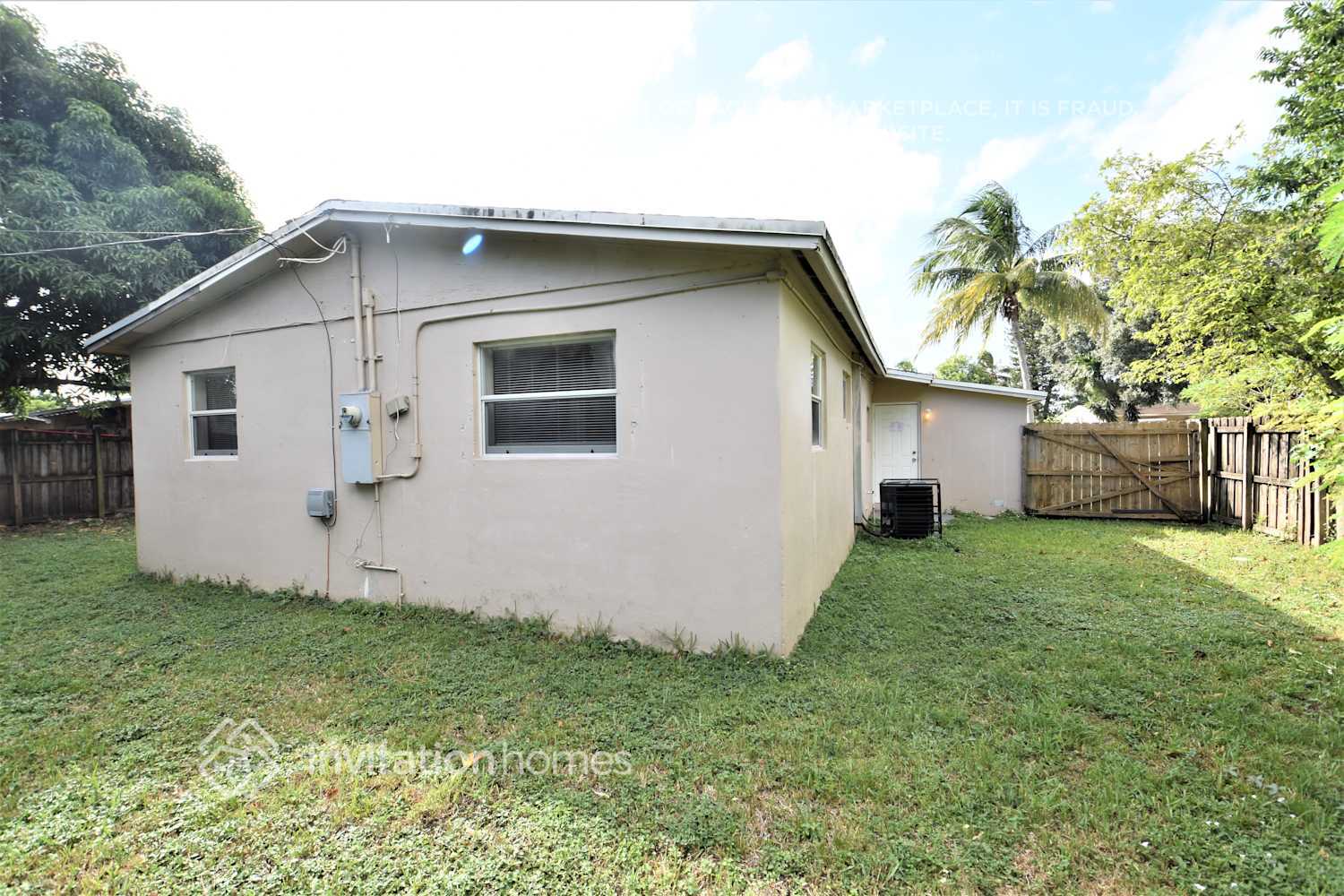 Building Photo - 6020 NW 43rd Ave