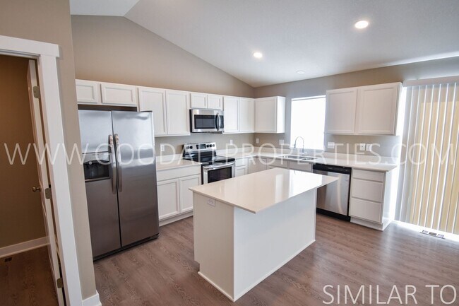 Building Photo - Must see this 4 Bedroom Walkout Ranch Style in Desoto
