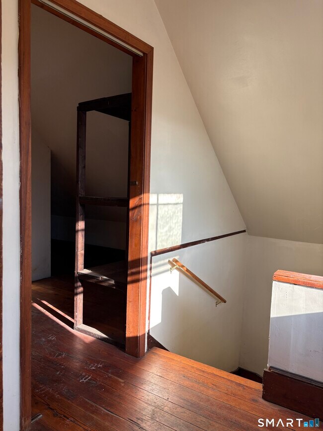 Building Photo - 792 Elm St