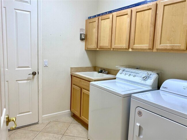 Building Photo - 167 Los Gatos Pl