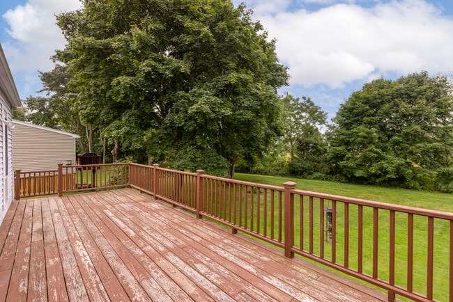 Building Photo - 45 Longfellow Dr