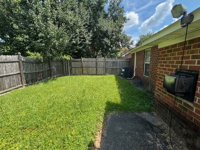 Building Photo - "Charming 2-Bed, 2-Bath Duplex Retreat on ...