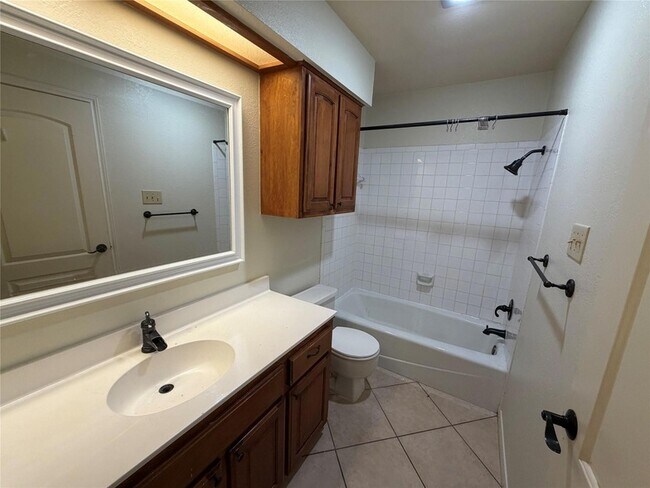 Building Photo - 11810 Rain Forest Cove