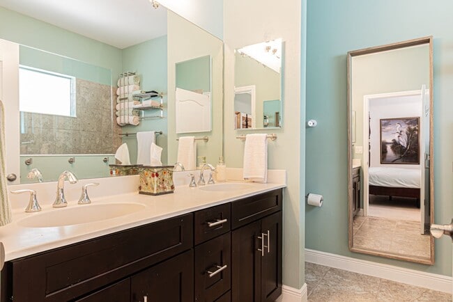 Building Photo - Seasonal or Annual Luxury Home With Pool in Reflection Lakes