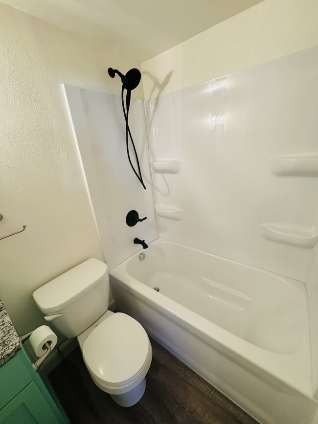 Building Photo - 429