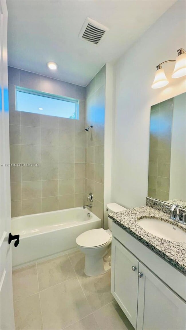 Building Photo - 5243 Rivo Alto Cir