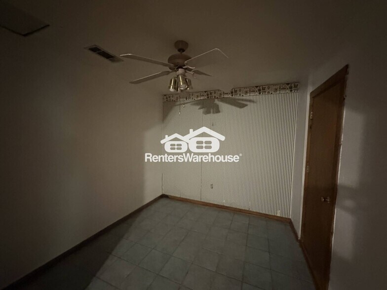 Building Photo - 1501 Briarwood Blvd