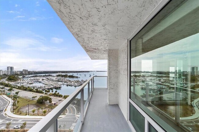 Building Photo - 1111 N Gulfstream Ave