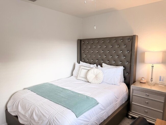 Building Photo - 5027 SW 16th Pl