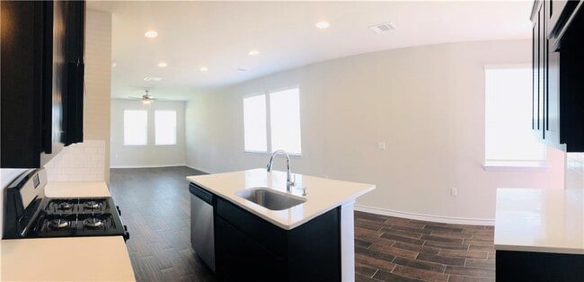 Building Photo - 1611 Adobe Walls Way