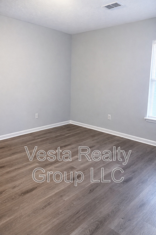 Building Photo - 5650 Waterford Ct