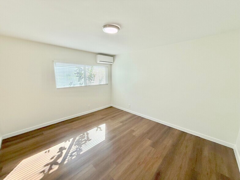 Building Photo - 231 California Ave