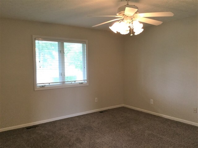 Building Photo - 6486 Cumberland Lake Ct