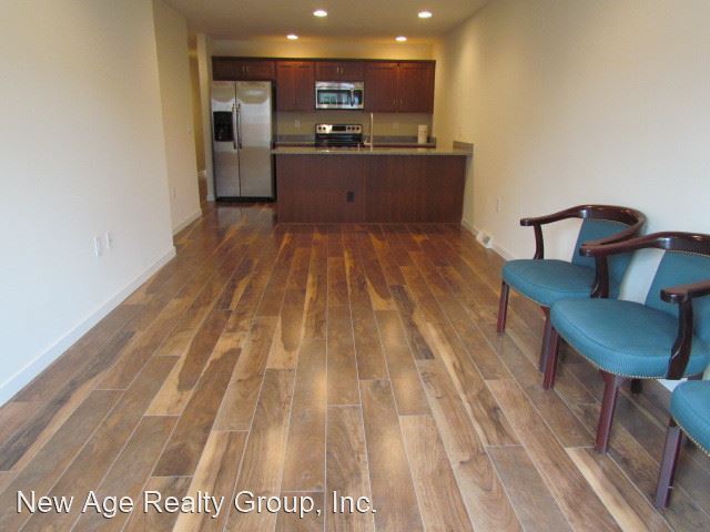 Building Photo - 136 S 46th St