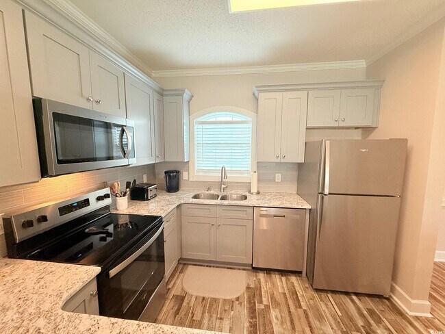 Building Photo - 4860 Carnation Cir