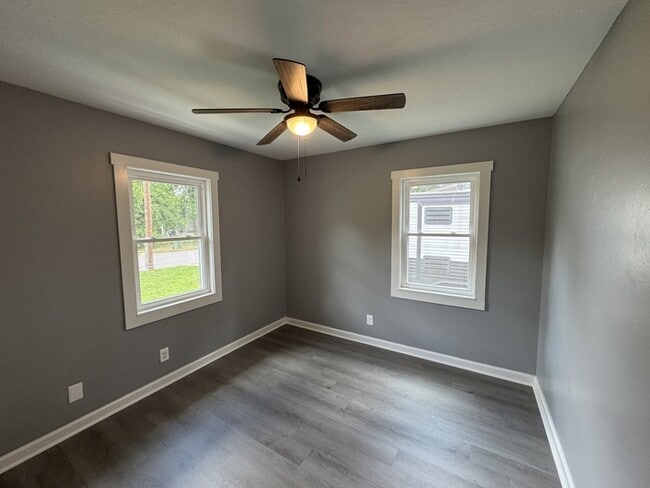 Building Photo - 3620 SW Cerro Vista St