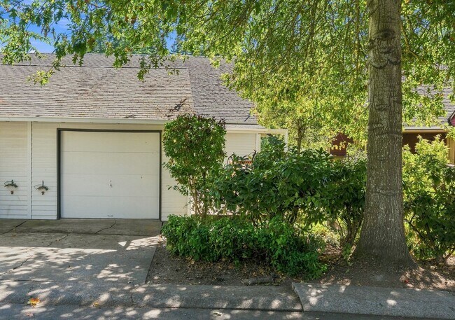 Building Photo - 4965 SW 152nd Ave