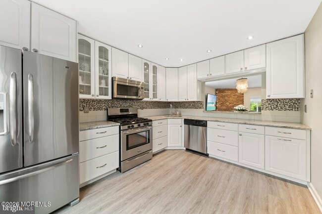 Building Photo - 41 Quince Ct