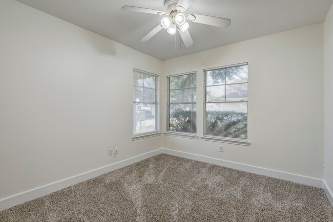 Building Photo - 9622 Farrell Dr