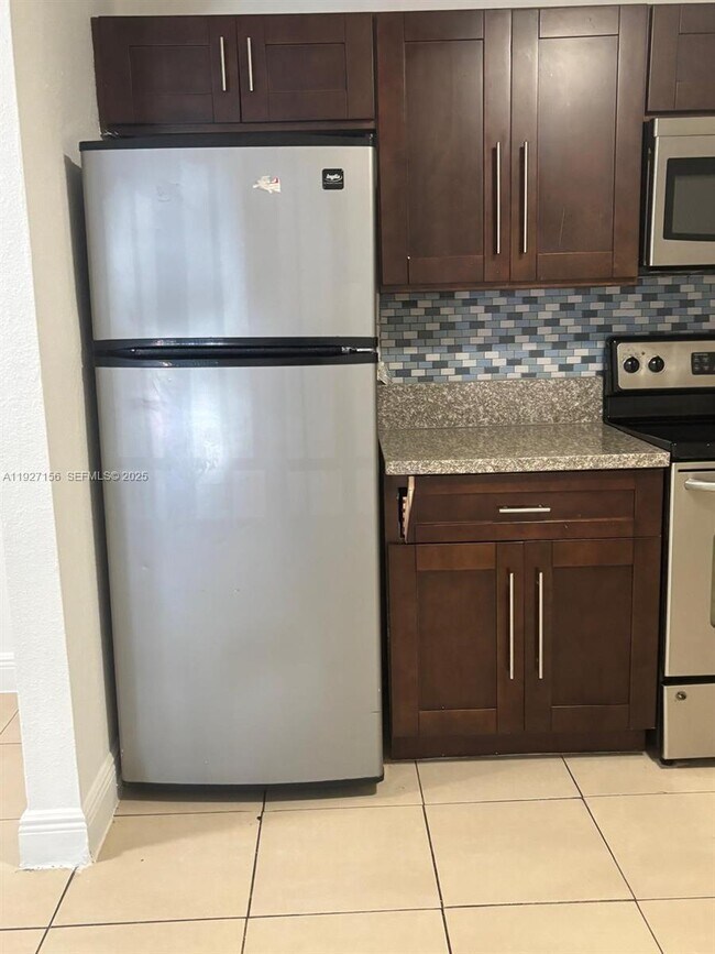 Building Photo - 5100 SW 41st St