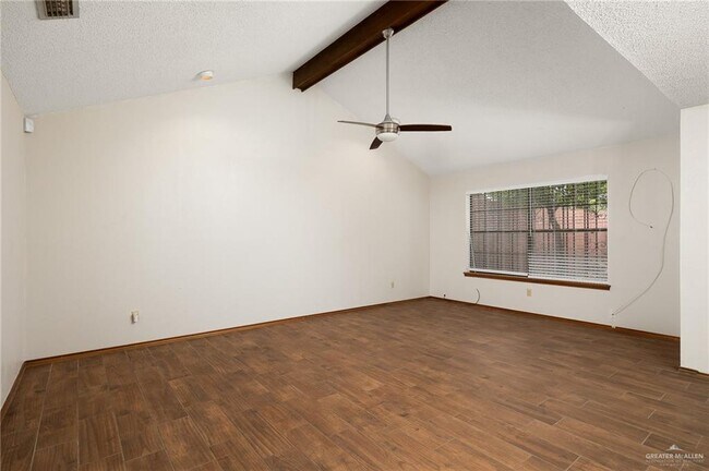 Building Photo - 1105 Cardinal Ave