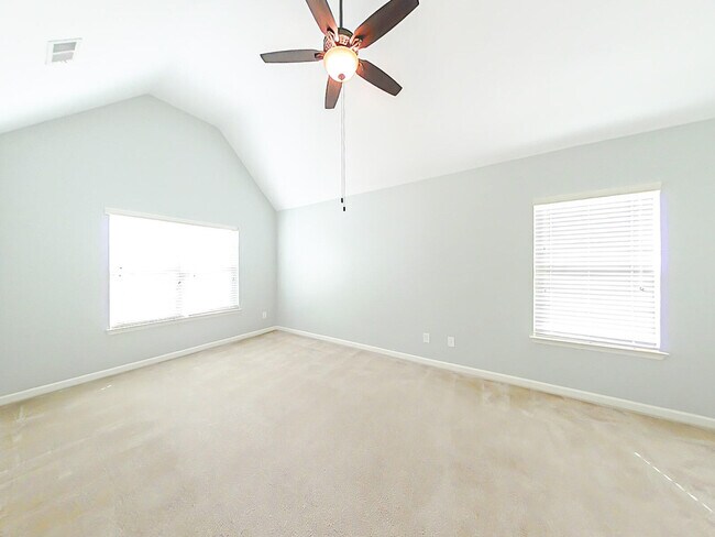 Building Photo - 2476 Sunflower Dr