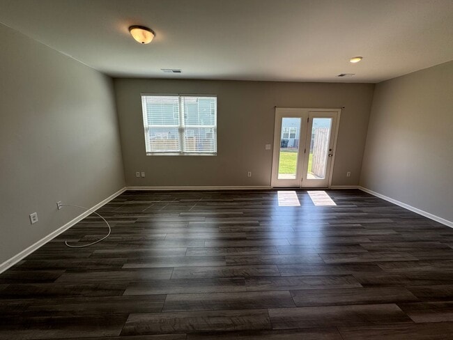 Building Photo - Nice 2/2.5 Townhouse in Cartersville- $1,495