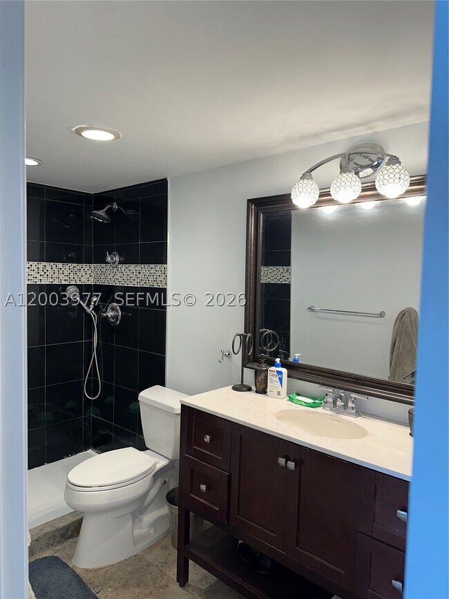 Building Photo - 427 Golden Isles Dr
