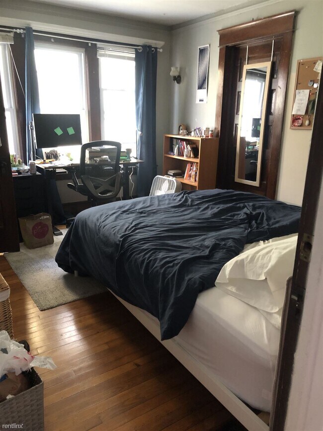 Building Photo - 4 br, 1 bath House - 806 Catherine St Only...