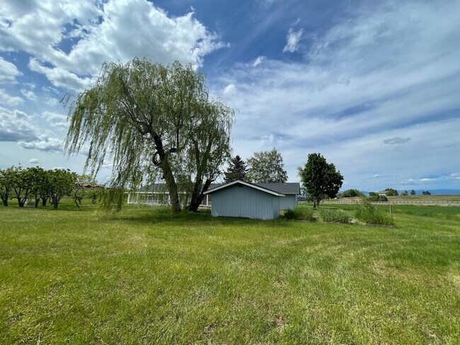 Building Photo - Fully Remodeled 4 Bed 3 Bath Home in the C...