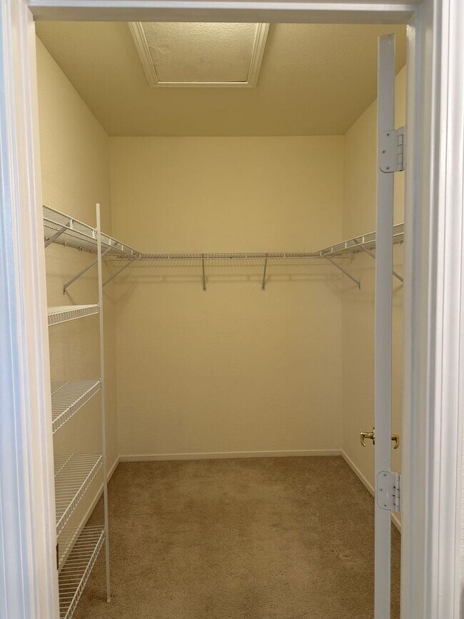 Building Photo - DEL WEBB 55+ Home For Rent!