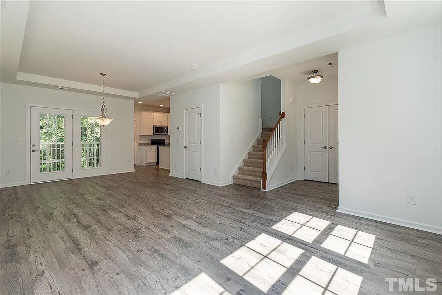 Building Photo - 2526 Sumter Dr