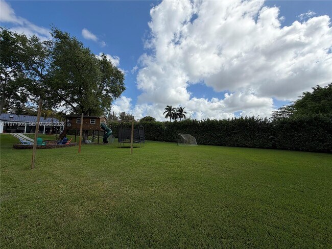 Building Photo - 11300 NW 5th St