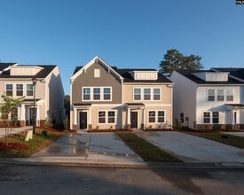 Building Photo - 484 Dinkins Dr