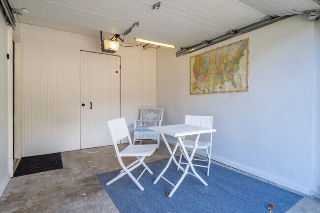 Building Photo - 4833 Caboose Ln NW