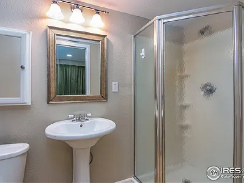 Building Photo - 1364 E Weldona Way