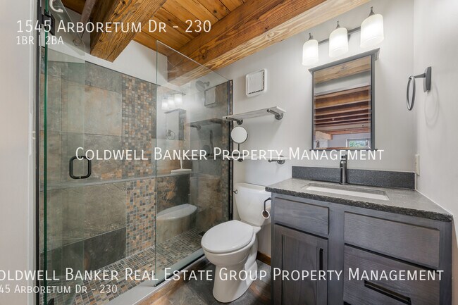 Building Photo - 1545 Arboretum Dr