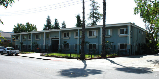 Building Photo - Tara Linda Manor Apartments