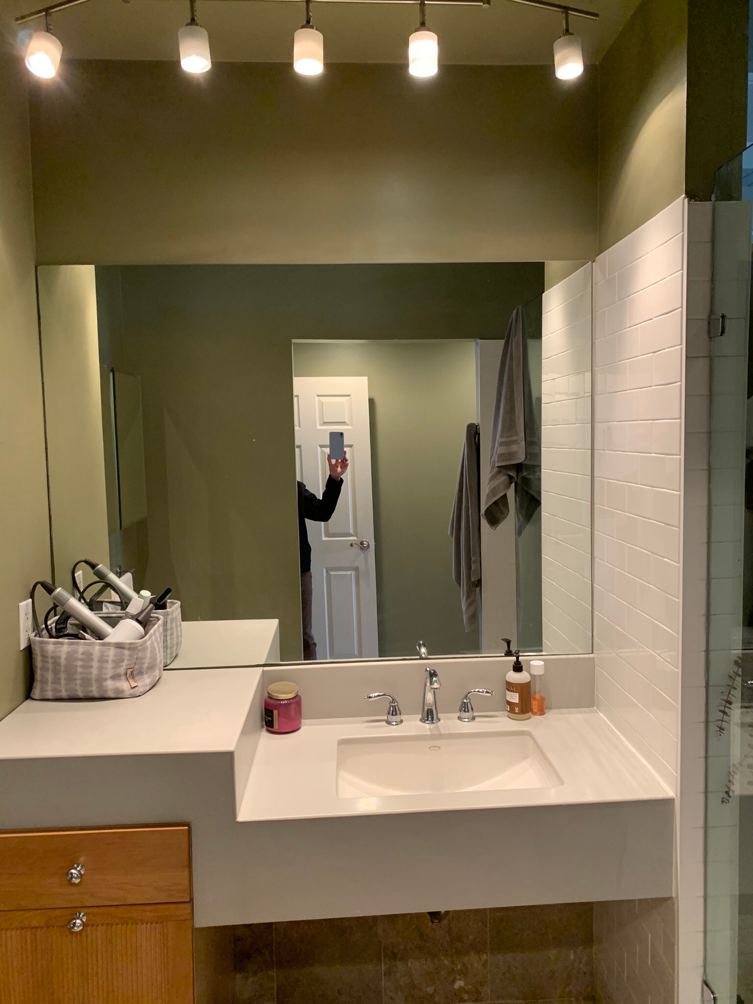 Bathroom - 27 Wareham St