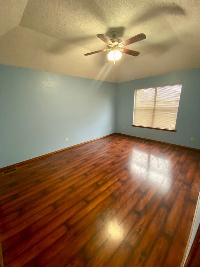 Building Photo - 1708 San Juan Ave