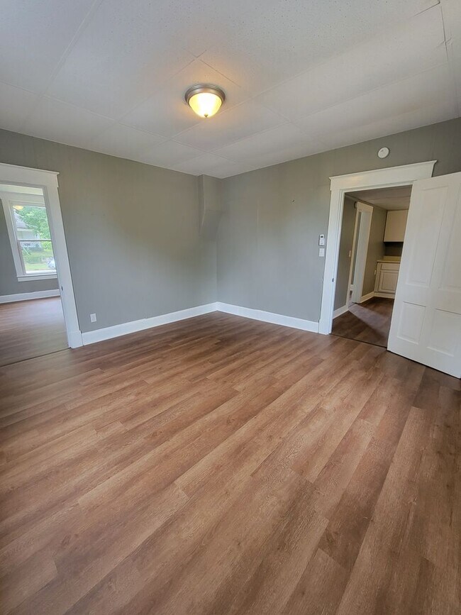 Building Photo - 2209 N Travis Ave