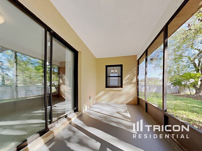Building Photo - 38750 James Ct