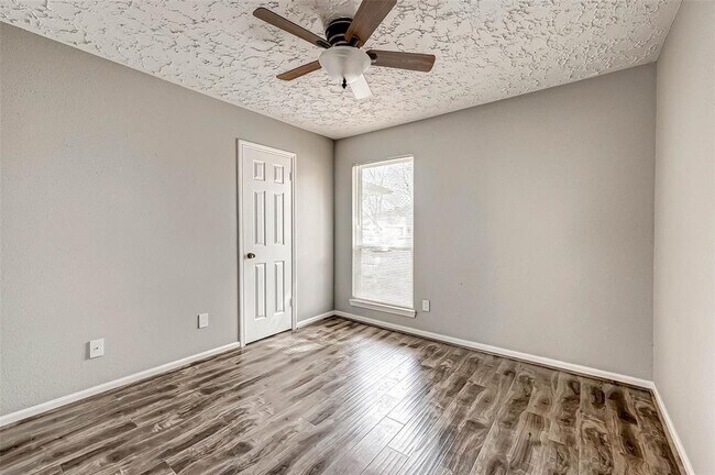Building Photo - 14110 Taco Ct