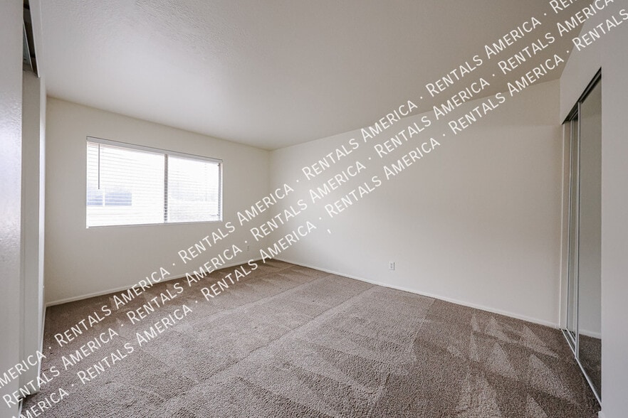 Building Photo - 8548 E Belleview St