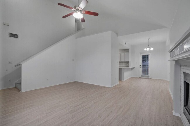 Building Photo - TOTALY REMODELED 4-2 In Mansfield ISD!