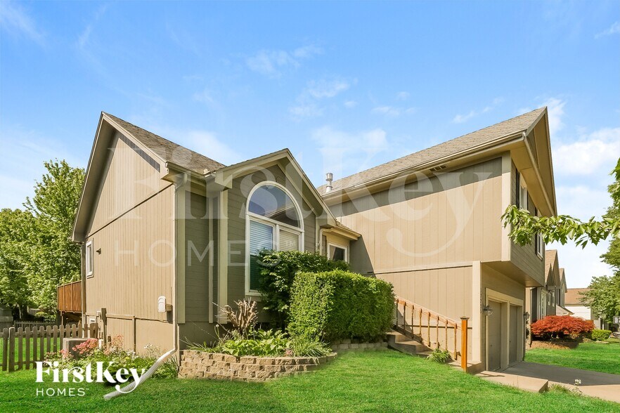 Building Photo - 17235 W 156th Terrace