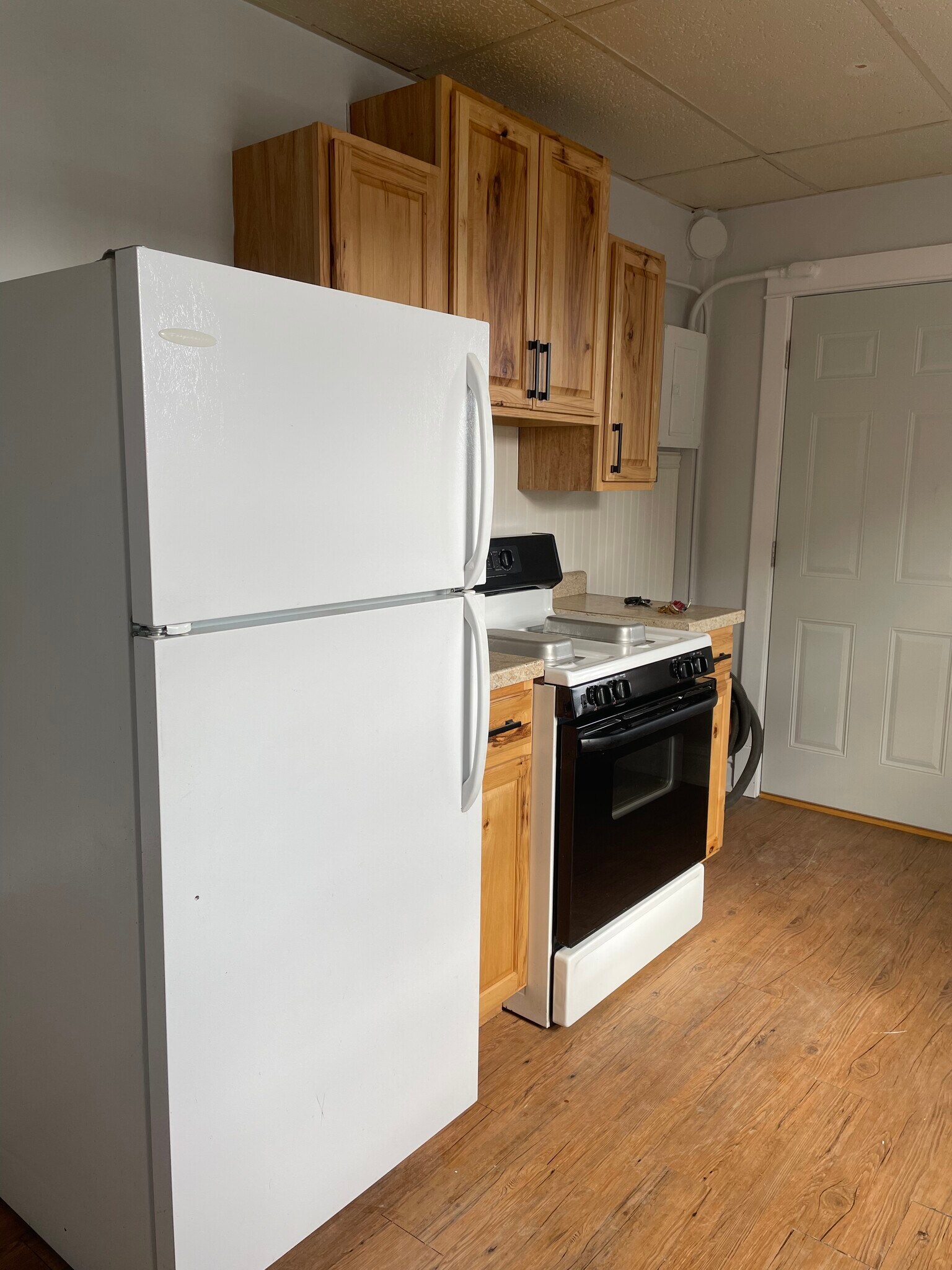 Building Photo - 432 E 7th St